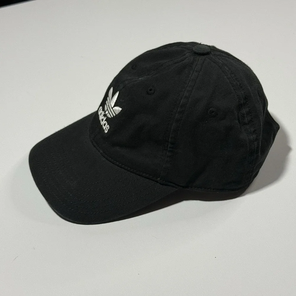 Adidas Originals Relaxed Black White Embroidered Trefoil Strapback Men Hat OSFY